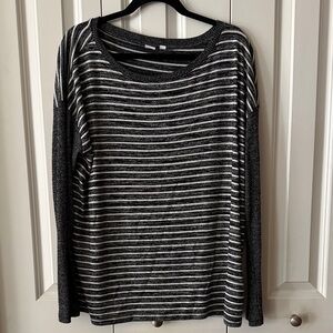 GAP Black and White Striped Knit Top